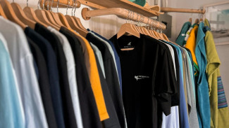 Bingung Pilih Warna Baju Biar Gak Kelihatan Kusam? Coba Trik Pilih Warna Sesuai Kulit Ini, Kamu Sudah Cek Belum?