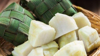 Lontong Ketupat Praktis Tanpa Daun, Cuma Pakai Rice Cooker!