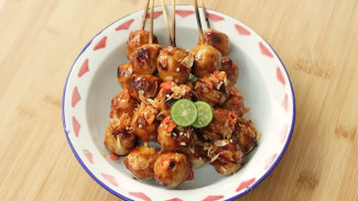 Cocok untuk Jualan, Resep Bakso Ayam Bakar Teflon Homemade Ala Devina Hermawan, Kenyal, Gurih, Bumbu Meresap