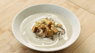 Praktis dan Lezat! Resep Sup Krim Jamur ala Devina Hermawan