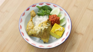 Resep Ayam Kukus Pasundan ala Devina Hermawan, Gurih Meresap Sampai ke Tulang, Lembutnya Juara!