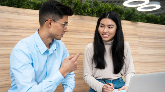 Ngomong ke Atasan Bukan Cuma Berani, Tapi Juga Harus Pinter! Ini 4 Tipsnya