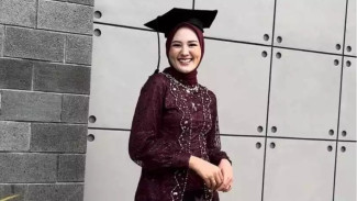 7 Rekomendasi Kebaya Wisuda Rp100 Ribuan, Anggun Menawan!