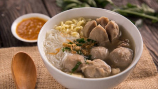 Aroma Harum, Rasa Mantap! Begini Cara Membuat Kuah Bakso yang Sempurna