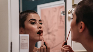 7 Rekomendasi Lipstick untuk Bibir Hitam, Mulai dari Rp80 Ribuan