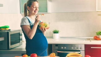Buah, Siapa Sih yang Nggak Doyan? Ini Dia Buah-Buahan yang Baik untuk Ibu Hamil!