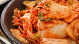 Kimchi: Fermentasi Pedas Segar Khas Korea
