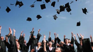 Prospek Kerja, Keunggulan, dan Apa Saja yang Dipelajari di Program Studi Sastra Inggris