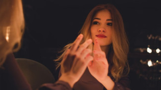 Overthinking? Ini 5 Cara Self Talk yang Ampuh untuk Menenangkan Pikiran