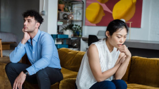 Pacar Kamu Terlalu Mengekang? Coba Cek, 5 Zodiak yang Paling Posesif dalam Hubungan, Sulit Beri Ruang!