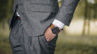 7 Alasan Mengapa Jam Tangan Adalah Hadiah Ulang Tahun Terbaik untuk Pria, Elegan dan Bermakna