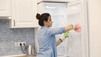 Begini Cara Atasi Bau Tak Sedap di Kulkas dan Mencegahnya Datang Kembali