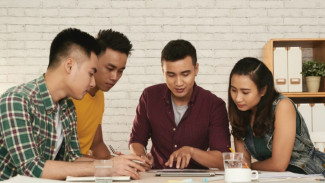 Biar Dosen Gak Cuma Kenal Nama, Tapi Juga Bangga Sama Kamu!