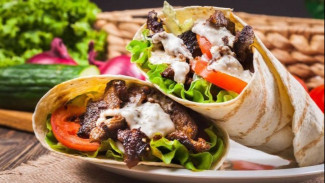 Kebab ala Timur Tengah, Bisa Kamu Masak di Rumah, Gurih, Berbumbu, dan Super Praktis!