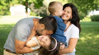 5 Cara Mindful Parenting yang Terbukti Efektif Mengurangi Stres Pengasuhan