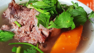 Wajib Coba di Rumah! Ini Resep Sop Iga Sapi Super Lembut Ala Bu Ugi Tawangmangu