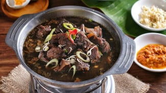 Rahasia Resep Nenek Terbongkar! Teknik Masak Rawon Ini Bikin Daging Empuk