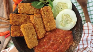 Tempe Penyet Jawa Timur Hidangan Renyah Dengan Sambal Pedas Yang Menggugah Selera