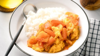 Cuma 10 menit! Ide Menu Sarapan Sat Set Lezat Bergizi, Tumis Tomat dan Telur