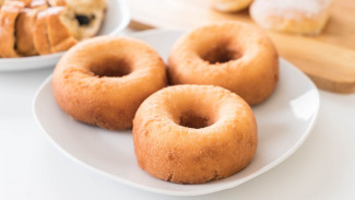Peluang Usaha Modal Kecil! Donat Kentang Takaran Sendok Ini Tahan Empuk Dua Hari