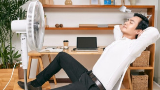 Fakta Sebenarnya Tentang Tidur dengan Kipas Angin