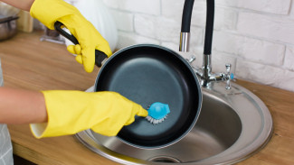 Cara Membersihkan Kerak di Penggorengan agar Tetap Bersih dan Awet