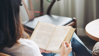 Tips Mengatasi Reading Slump, Supaya TBR mu Tidak Menumpuk!