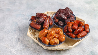 Makan Kurma Sebelum Tidur 6 Manfaat Kesehatan yang Perlu Anda Ketahui