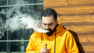 Mana Lebih Berbahaya, Merokok Atau Menggunakan Vape?