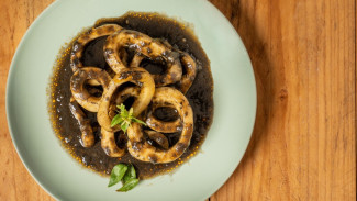 Wajib Coba! Ini Resep Cumi Hitam Pedas Nikmat dan Anti Alot