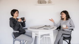 Tanpa Pura-Pura dan Buat Drama, Tips Biar Menarik dan Disukai Banyak Orang!