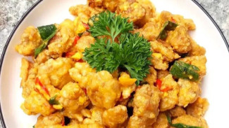 Resep Anti Gagal Ayam Goreng Saus Telur Asin Kombinasi Gurih Lumer yang Hits di Kafe