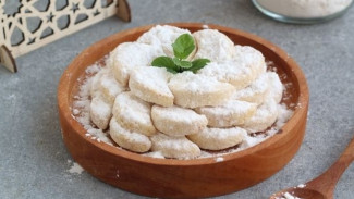 Bikin Kue Putri Salju, Camilan Lembut Dan Lumer yang Penuh Nostalgia