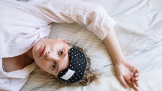 3 Cara Unik Supaya Bisa Tidur Lebih Cepat, Salah Satunya Pakai Kaos Kaki