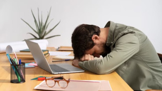 Tidur Sudah 8 Jam, Tapi Kok Masih Ngantuk? Ini 7 Penyebab yang Jarang Disadari!