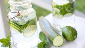 Resep dan Manfaat Kesehatan  Infused Water Mentimun