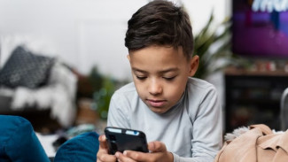 Anak Kecanduan Gadget? Begini 3 Jurus Ampuh Atasinya dari Dokter Anak!