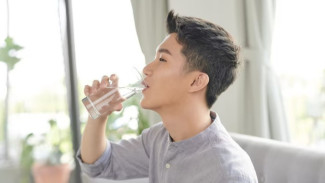Ternyata Bahaya! Ini 5 Dampak Ngeri Minum Air Es Setiap Hari
