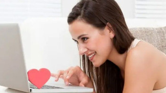 4 Kriteria Perempuan Yang Harus Laki-Laki Hindari Di Kencan Online