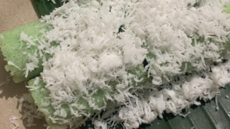 Resep Kue Putu Bambu Tanpa Cetakan, Cuma Pakai Daun Pisang, Hasilnya Empuk dan Harum Banget!