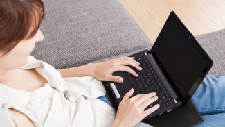 Laptop di Pangkuan, Mitos atau Ancaman Nyata bagi Kesuburan?