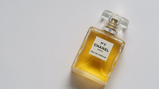 Bingung Pilih Eau de Parfum atau Eau de Toilette? Sebelum Beli, Cek Daya Tahan Parfum di Sini!