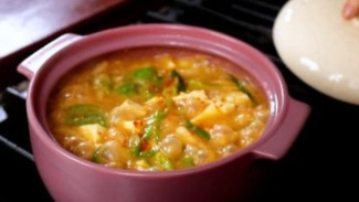 Resep Masakan Yang Sering Ada Di Drama Korea, Doenjang Jjigae Sup Kedelai Korea Selatan