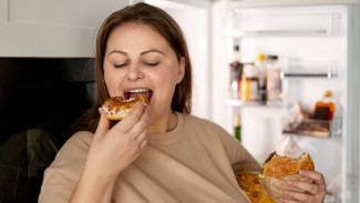 Kamu Sering Makan Berlebihan? Bisa Jadi Tubuh Sedang Stress!