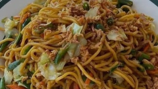 Resep Cara Membuat Mie Goreng Sayuran Enak, Menu Keluarga