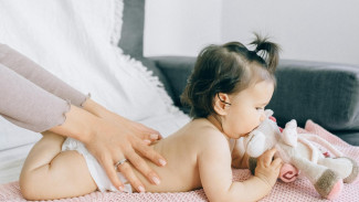 10 Manfaat Pijat Bayi untuk Tumbuh Kembang yang Jarang Diketahui