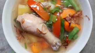 Resep Sayur Sop Ayam Anti Gagal! Kuah Beningnya Gurih Maksimal