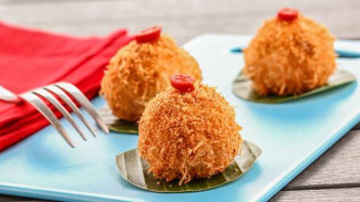 Ketan Serundeng Ikan, Pedasnya Nendang, Rasanya Bikin Ketagihan!