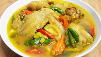 Sensasi Segar dan Lezat dalam Seporsi Garang Asem Ayam, Siap Bikin Suasana Makan Makin Spesial!