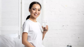 5 Manfaat Minum Air Hangat Sebelum Tidur